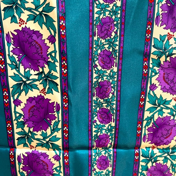 NWOT Elaine Gold 100% Silk Scarf. XIIX Collection. ONLY 5 OF THIS PATTERN! - Picture 2 of 4